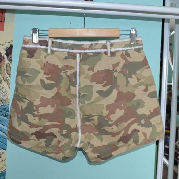 Camo Print Denim Short Shorts - Picture 2 of 4